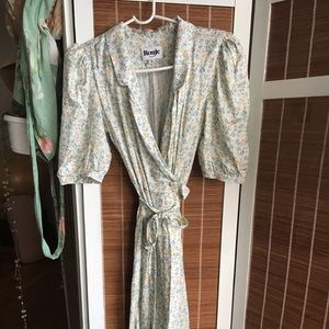 Rouje dress , barely worn . Size 36